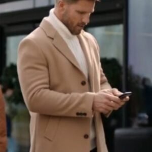 mom-s-christmas-boyfriend-2023-anthony-bewlz-beige-coat