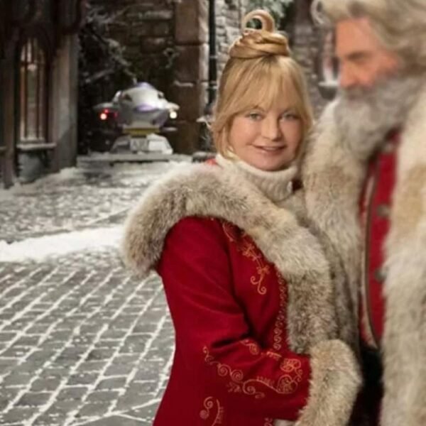 the-christmas-chronicles-mrs-claus-coat