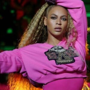 pink-hoodie-by-beyonce-style